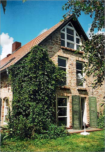 Ostgiebel (vom Garten aus)